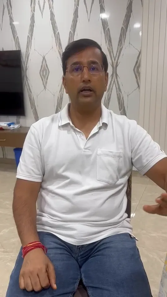 Customer sharing his recommendation